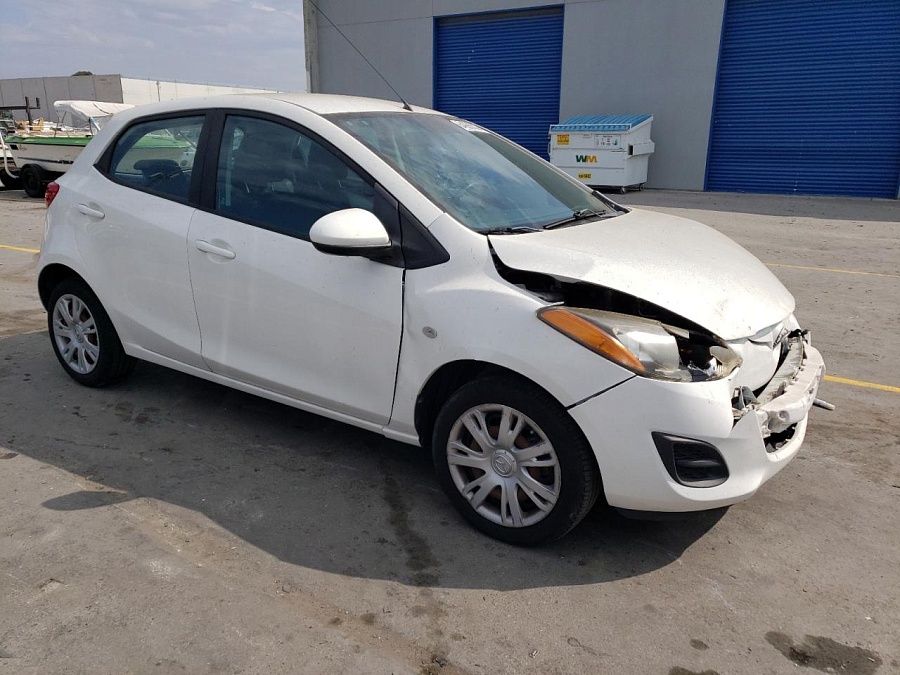 MAZDA 2 2014