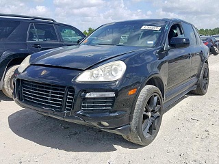 PORSCHE CAYENNE GTS