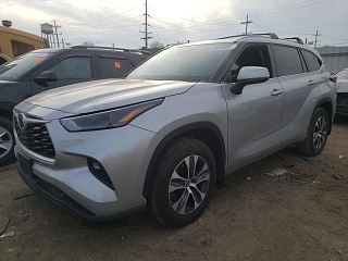 TOYOTA HIGHLANDER XLE 2022