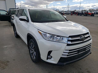 TOYOTA HIGHLANDER SE 2018