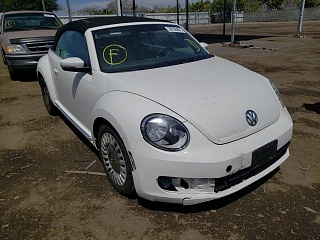 VOLKSWAGEN BEETLE 2013