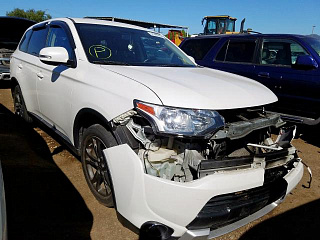 MITSUBISHI OUTLANDER SE 2015