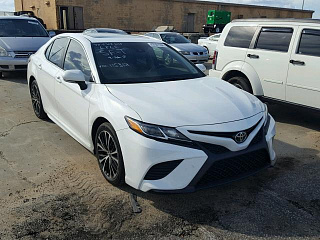 TOYOTA CAMRY LE, 2018