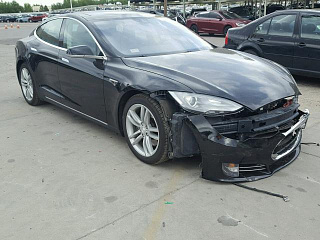 TESLA MODEL S 85D, 2015