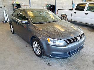 VOLKSWAGEN JETTA SE 2014