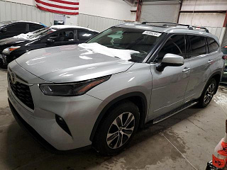 TOYOTA HIGHLANDER XLE 2022