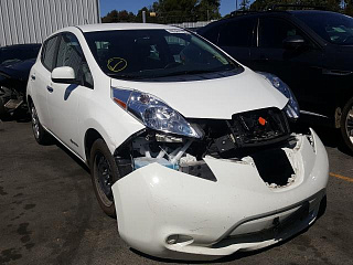 NISSAN LEAF S 2015