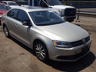 VOLKSWAGEN JETTA SE 2013