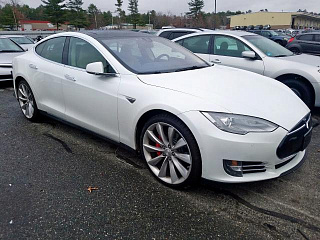 TESLA MODEL S 85D